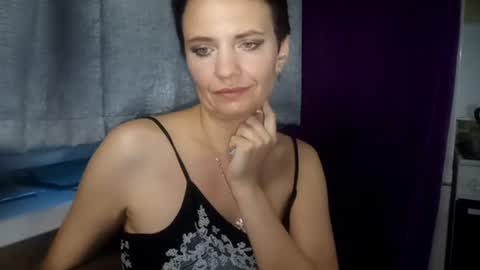 Snapshot of hotmamaqueen234 chatting on 07/23/26, 01:58 hotmamaqueen234 online show from 07/23/26, 01:58