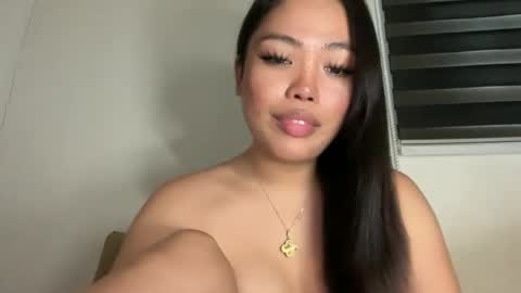 Snapshot of hotmermaidts chatting on 09/19/25, 11:05 Eva online show from 09/19/25, 11:05