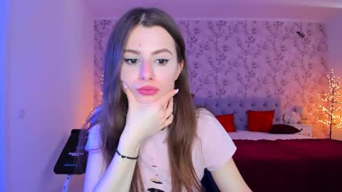 Snapshot of hotmolly_ chatting on 04/14/26, 09:48 hotmolly_ online show from 04/14/26, 09:48