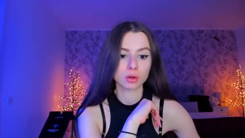 hotmolly_ online show from 05/01/26, 06:45