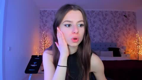 hotmolly_ online show from 05/02/26, 08:03