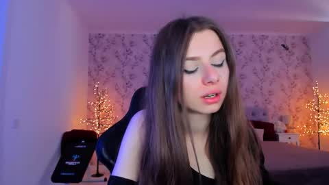 hotmolly_ online show from 05/06/26, 09:47