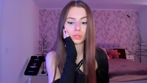 Snapshot of hotmolly_ chatting on 06/04/26, 09:48 hotmolly_ online show from 06/04/26, 09:48