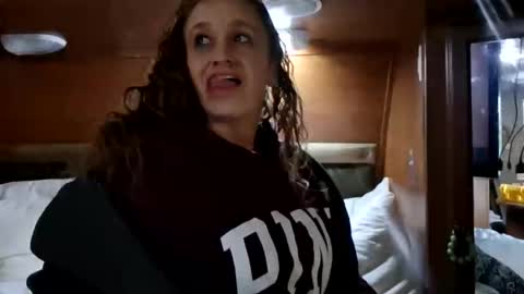 Snapshot of hotmom0610 chatting on 03/28/26, 12:16 hotmom0610 online show from 03/28/26, 12:16