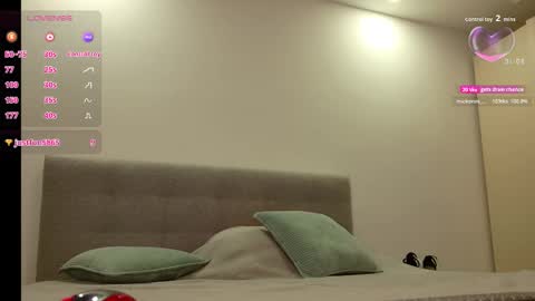 Snapshot of hotmompeach chatting on 11/28/25, 07:38 Anna- next on 1129 7pm CET online show from 11/28/25, 07:38