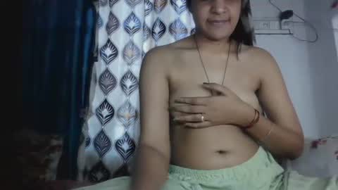 Snapshot of hotnsweetindian chatting on 03/28/26, 06:13 lola online show from 03/28/26, 06:13