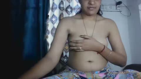Snapshot of hotnsweetindian chatting on 04/23/26, 07:09 lola online show from 04/23/26, 07:09