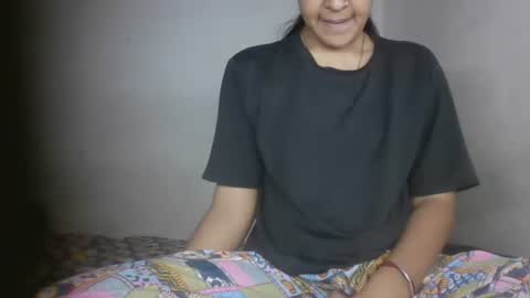 Snapshot of hotnsweetindian chatting on 04/30/26, 04:08 lola online show from 04/30/26, 04:08
