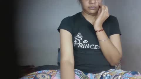 Snapshot of hotnsweetindian chatting on 05/16/26, 03:55 lola online show from 05/16/26, 03:55