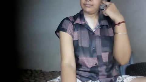 Snapshot of hotnsweetindian chatting on 05/26/26, 05:47 lola online show from 05/26/26, 05:47