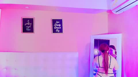 Snapshot of hotpawgmilf chatting on 01/30/25, 12:37 Sussy Bloom  online show from 01/30/25, 12:37