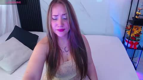 Snapshot of hotpawgmilf chatting on 10/14/25, 06:52 Sussy Bloom  online show from 10/14/25, 06:52