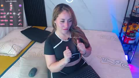 Snapshot of hotpawgmilf chatting on 03/14/26, 06:19 Sussy Bloom online show from 03/14/26, 06:19