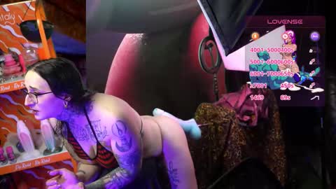 Snapshot of hotpinknymph chatting on 01/08/26, 02:25 Elora Rainn online show from 01/08/26, 02:25