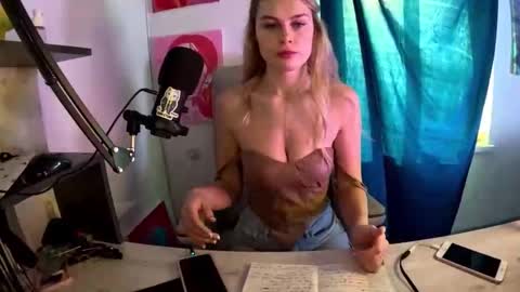 hotprincess2hot online show from 12/19/25, 11:06