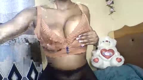 Snapshot of hotpussy712899 chatting on 05/23/26, 01:04 hotpussy online show from 05/23/26, 01:04