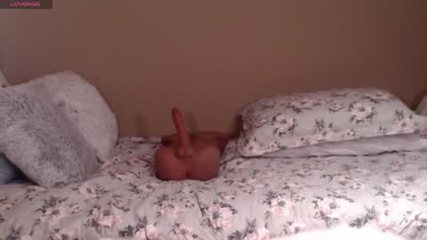 Snapshot of hotsexydawn chatting on 12/18/25, 03:23 dawn online show from 12/18/25, 03:23