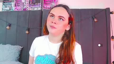 Snapshot of hotsisterssamdlers chatting on 02/09/25, 01:00 LINDADAYANA  online show from 02/09/25, 01:00