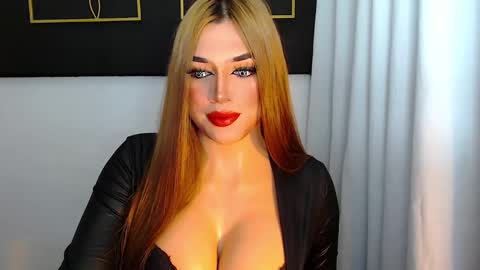 Snapshot of hotstellacumxxx chatting on 12/04/24, 09:35 STELLA online show from 12/04/24, 09:35