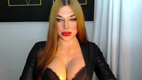 Snapshot of hotstellacumxxx chatting on 12/06/24, 07:23 STELLA online show from 12/06/24, 07:23