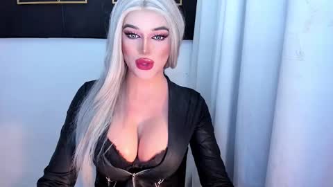 Snapshot of hotstellacumxxx chatting on 03/04/26, 07:36 STELLA online show from 03/04/26, 07:36