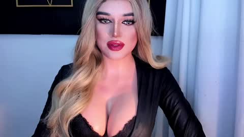 Snapshot of hotstellacumxxx chatting on 03/06/26, 06:43 STELLA online show from 03/06/26, 06:43