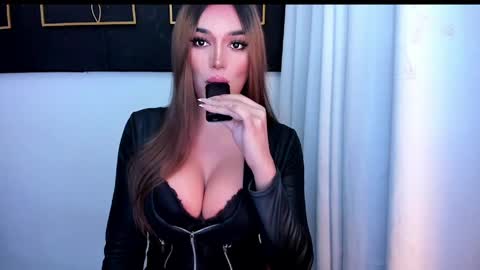 Snapshot of hotstellacumxxx chatting on 04/07/26, 05:19 STELLA online show from 04/07/26, 05:19