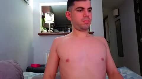 Snapshot of hotstud_999 chatting on 07/09/26, 05:28 Andres online show from 07/09/26, 05:28