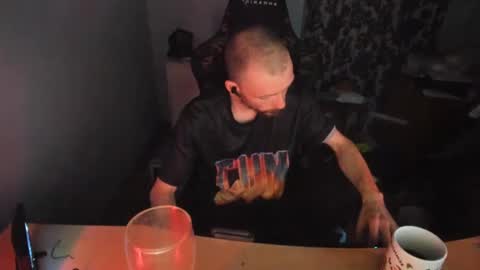 Snapshot of hotsummer1996 chatting on 03/11/25, 06:30 hot online show from 03/11/25, 06:30