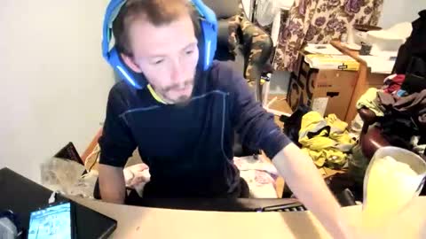 Snapshot of hotsummer1996 chatting on 11/22/25, 04:39 hot online show from 11/22/25, 04:39