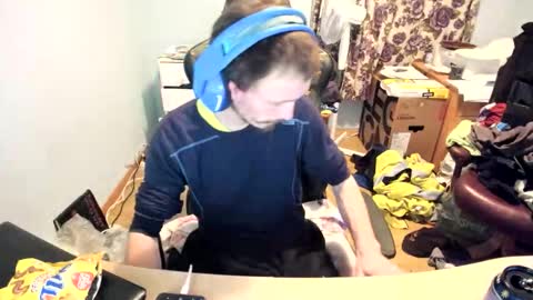 Snapshot of hotsummer1996 chatting on 11/23/25, 04:18 hot online show from 11/23/25, 04:18