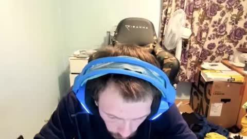 Snapshot of hotsummer1996 chatting on 11/29/25, 04:54 hot online show from 11/29/25, 04:54