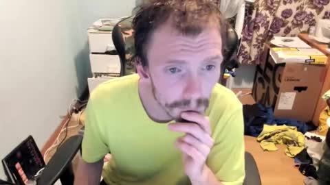 Snapshot of hotsummer1996 chatting on 12/01/25, 06:35 hot online show from 12/01/25, 06:35