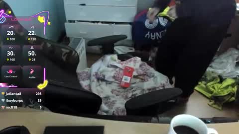 Snapshot of hotsummer1996 chatting on 01/11/26, 10:53 hot online show from 01/11/26, 10:53