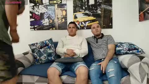 Snapshot of hott_asses chatting on 12/30/24, 02:40 hott_asses online show from 12/30/24, 02:40