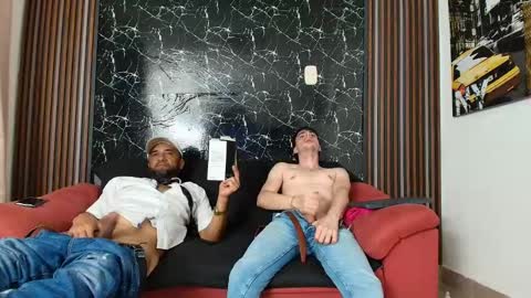 Snapshot of hott_asses chatting on 02/19/25, 02:33 hott_asses online show from 02/19/25, 02:33