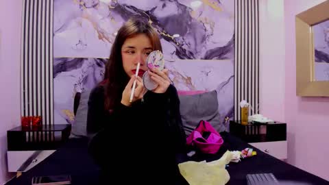 Snapshot of hott_barbie_ chatting on 11/07/25, 03:28 hott_barbie_ online show from 11/07/25, 03:28