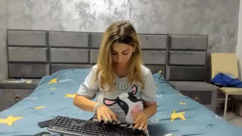 Snapshot of hottalicia2 chatting on 10/23/25, 09:24 hottalicia2 online show from 10/23/25, 09:24