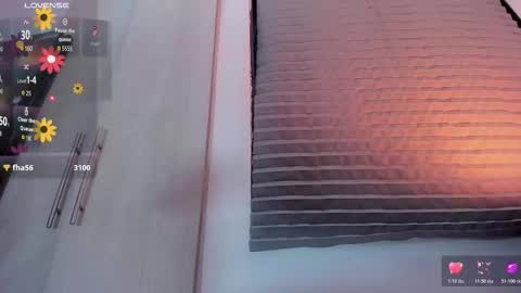 hottbee3645 online show from 02/18/26, 10:17