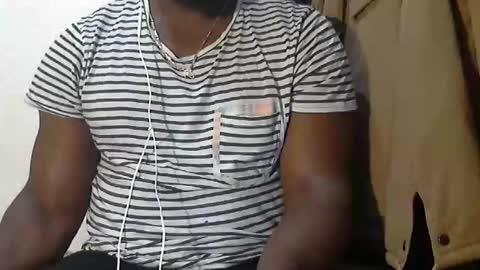 Snapshot of hottblack01 chatting on 02/01/26, 02:48 hottblack01 online show from 02/01/26, 02:48