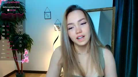 hello Im Eva online show from 12/04/24, 11:19