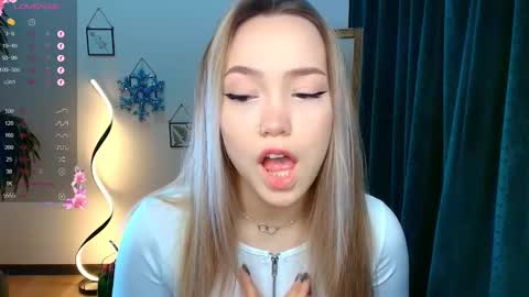 hello Im Eva online show from 12/21/24, 08:28