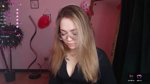 hello Im Eva online show from 02/04/25, 02:17