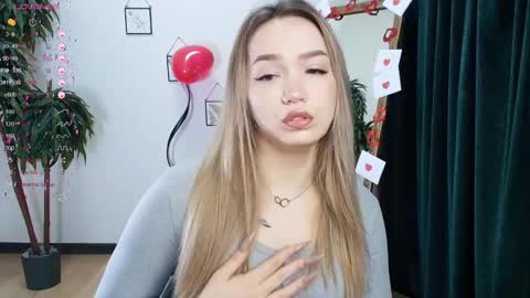 hello Im Eva online show from 02/11/25, 02:03