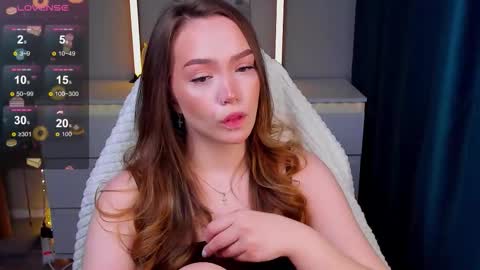 Snapshot of hottease_pvt chatting on 03/08/26, 04:00 hello Im Eva online show from 03/08/26, 04:00