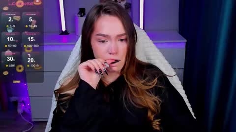 Snapshot of hottease_pvt chatting on 03/20/26, 05:29 hello Im Eva online show from 03/20/26, 05:29