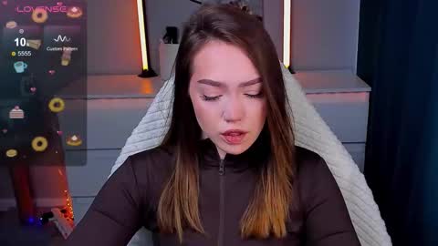 Snapshot of hottease_pvt chatting on 03/28/26, 08:03 hello Im Eva online show from 03/28/26, 08:03