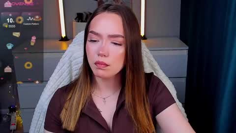 Snapshot of hottease_pvt chatting on 04/01/26, 05:30 hello Im Eva online show from 04/01/26, 05:30