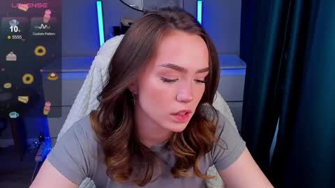 Snapshot of hottease_pvt chatting on 04/11/26, 07:45 hello Im Eva online show from 04/11/26, 07:45