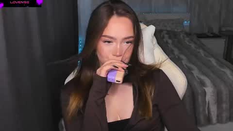 hello Im Eva online show from 06/16/26, 11:02